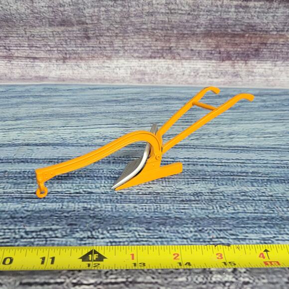 Vtg Ertl 1/16 scale Minneapolis Moline hand plow 125th Anniversary yellow/silver - Picture 4 of 7